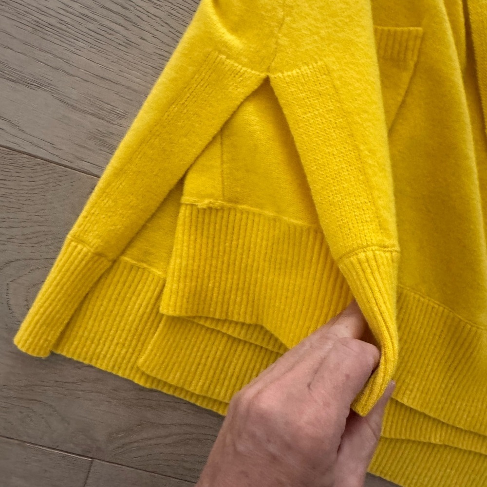 Diane Von Furstenburg Bright yellow wool blend cardigan sweater size M - Picture 9 of 11